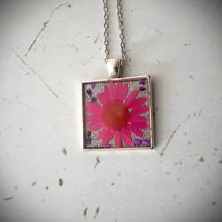 Collier Fleur en résine