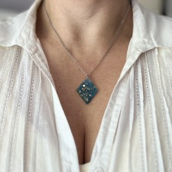 Collier Losange en résine